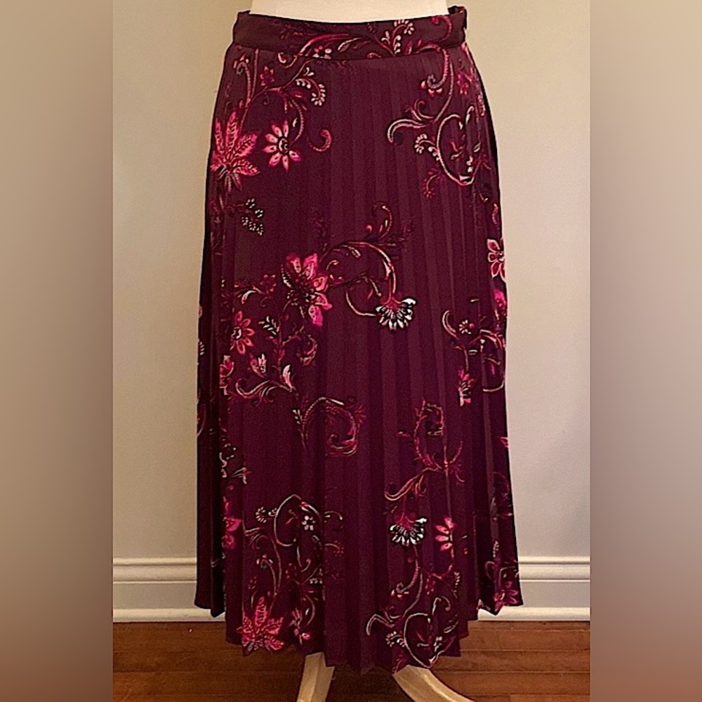 Chico’s Burgundy Purple Pink Floral SZ S Romantic Soft Girl Boho Pleated Skirt